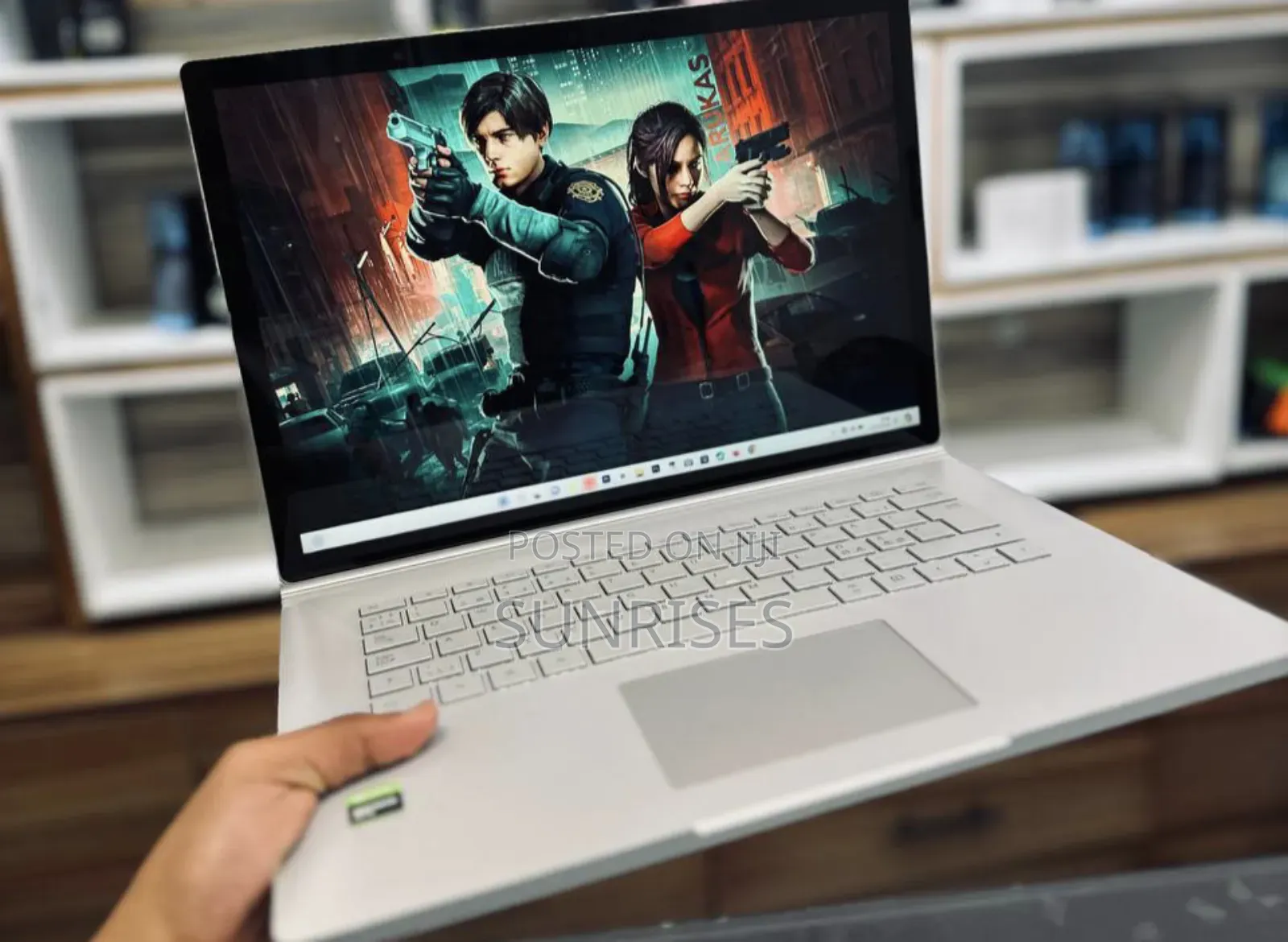 New Laptop Microsoft Surface Book 2 16GB Intel Core I7 SSD 256GB