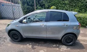 Toyota Yaris 2007 Gray