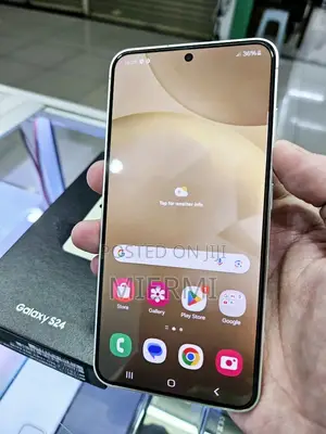 Photo - Samsung Galaxy S24 256 GB Gold