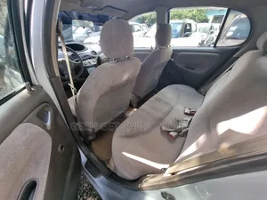 Toyota Platz 2005 Silver