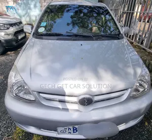 Toyota Platz 2005 Silver