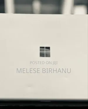 New Laptop Microsoft Surface Book 2 16GB Intel Core I7 SSD 256GB