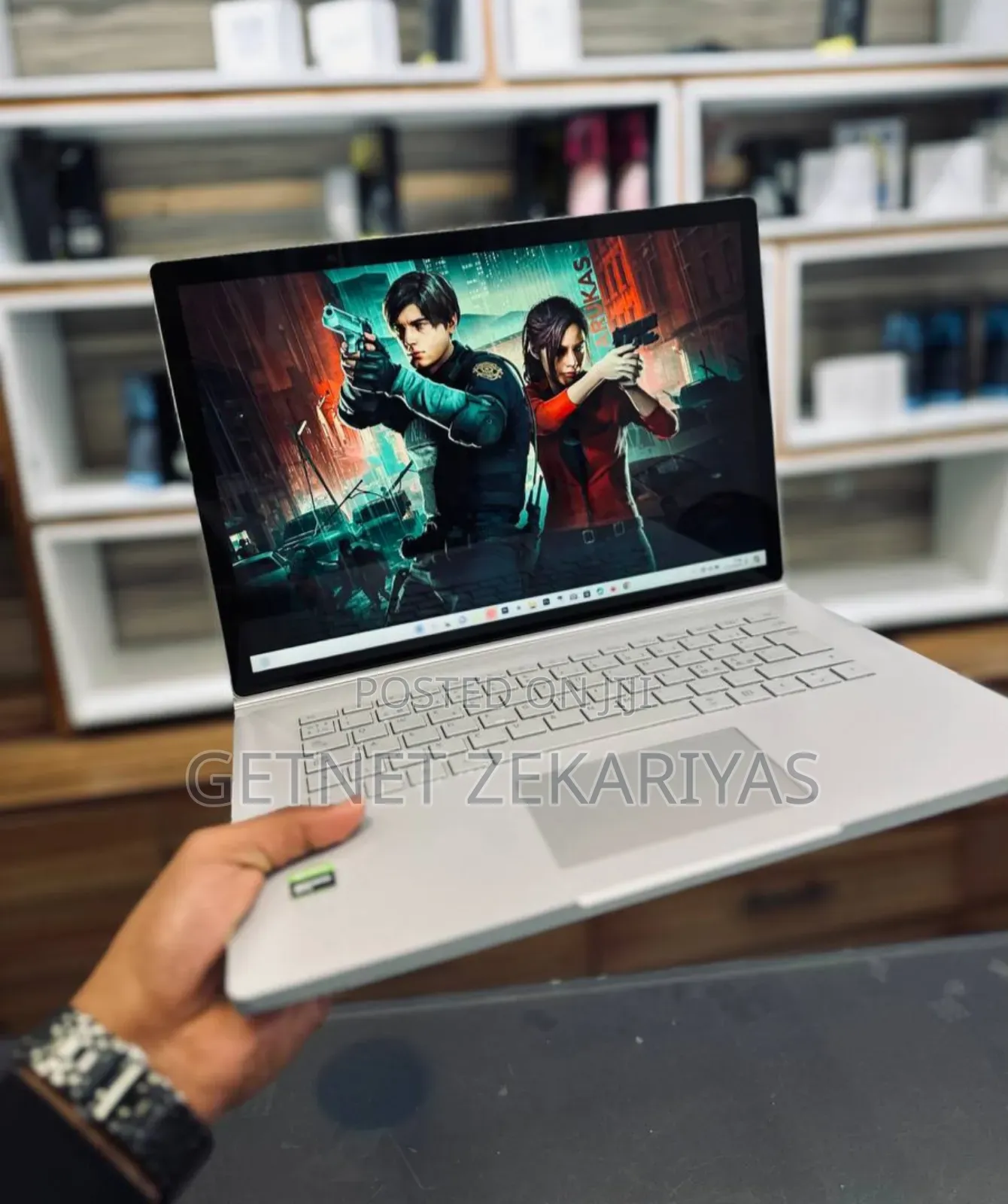 New Laptop Microsoft Surface Book 2 8GB Intel Core I7 SSD 256GB