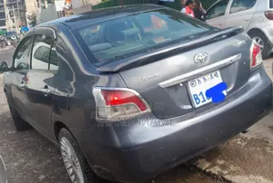 Toyota Yaris 2011 Blue