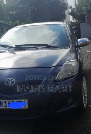 Toyota Yaris 2011 Blue