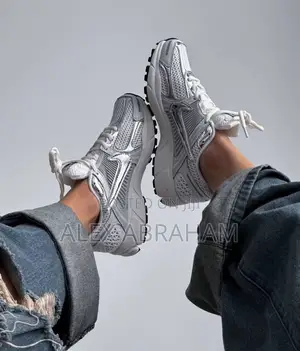 Photo - Nike Zoom Vomero 5