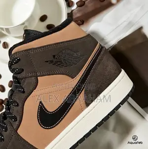 Photo - Jordan 1 “Dark Chocolate”