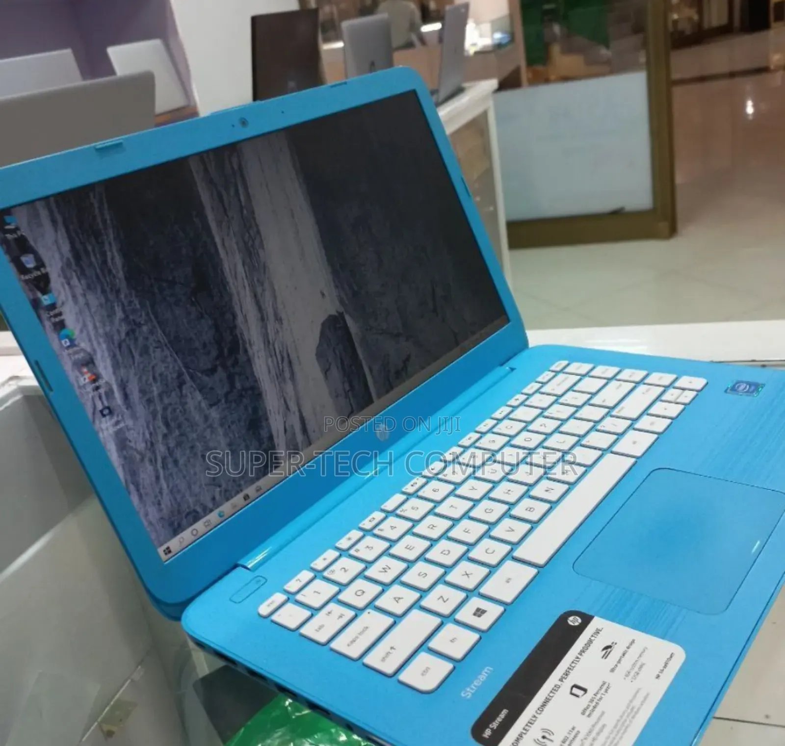 New Laptop HP Stream Notebook 4GB Intel Core 2 Quad SSD 32GB