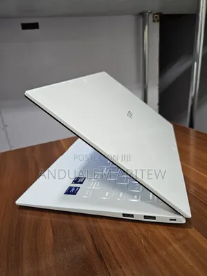 New Laptop LG Gram 14 16GB Intel Core Ultra 5 SSD 256GB