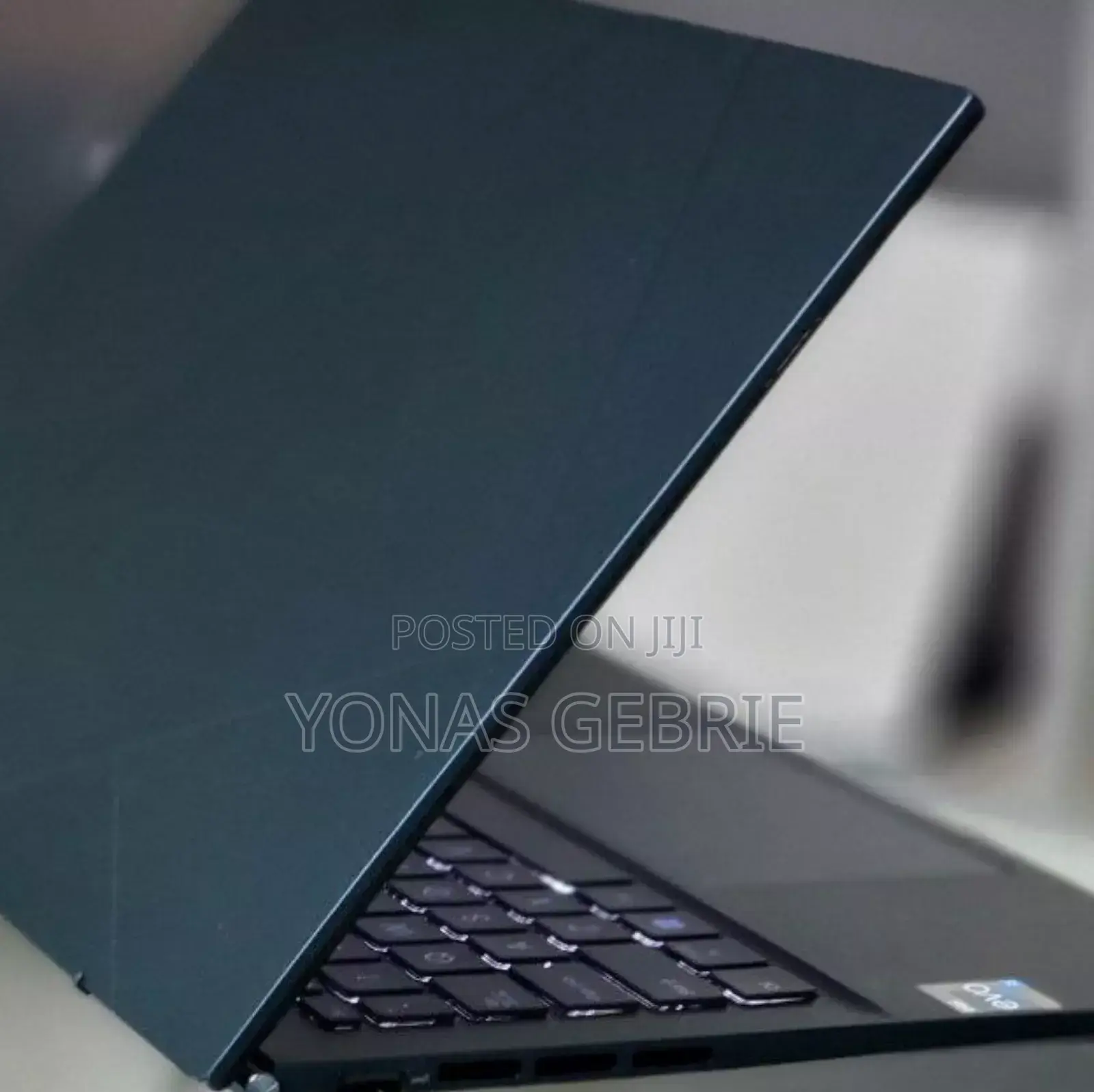 New Laptop Asus ZenBook UX330UA 8GB Intel Core I5 SSD 512GB