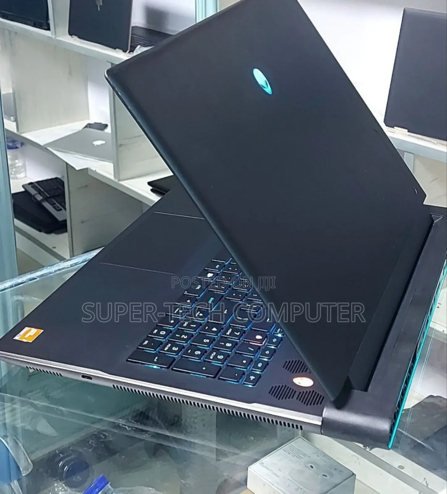 New Laptop Alienware M17x R2 32GB AMD Ryzen 9 SSD 1T