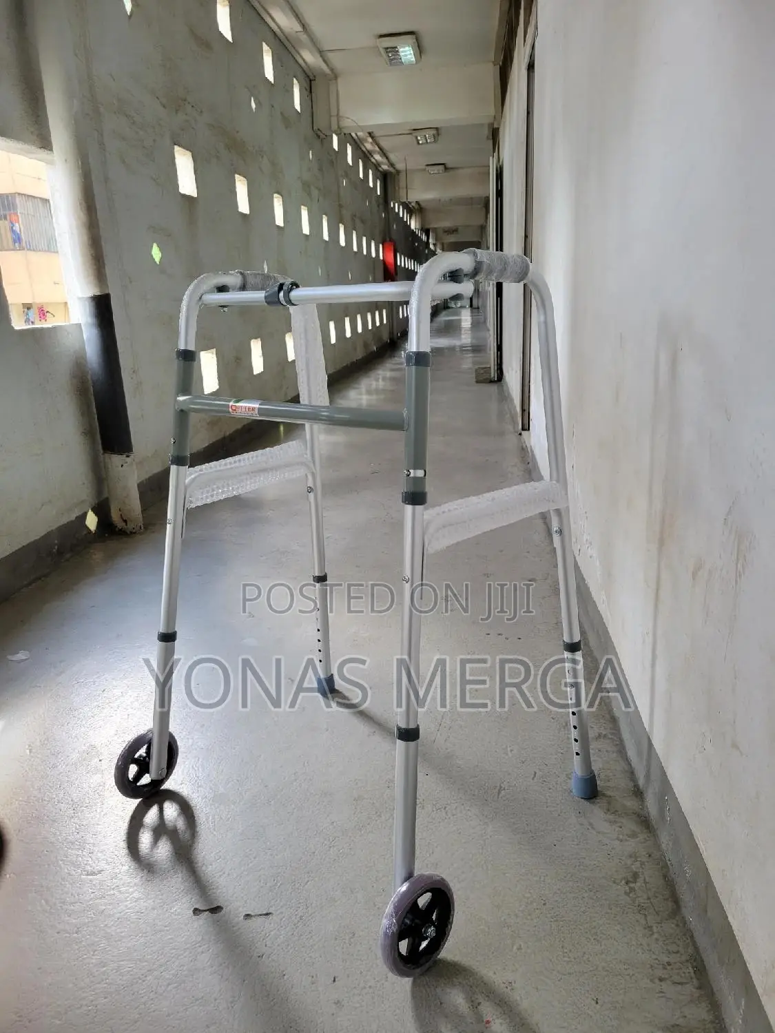 PORTABLE – This Walker Without Wheels Is Easy to Transport