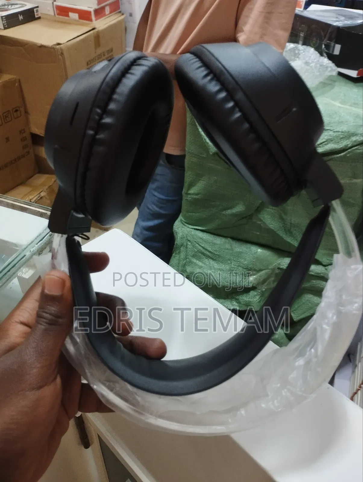 JBL Wireless Headphones Dare to Listen