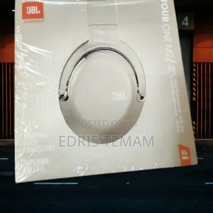 Photo - JBL Harman Wireless Headphones