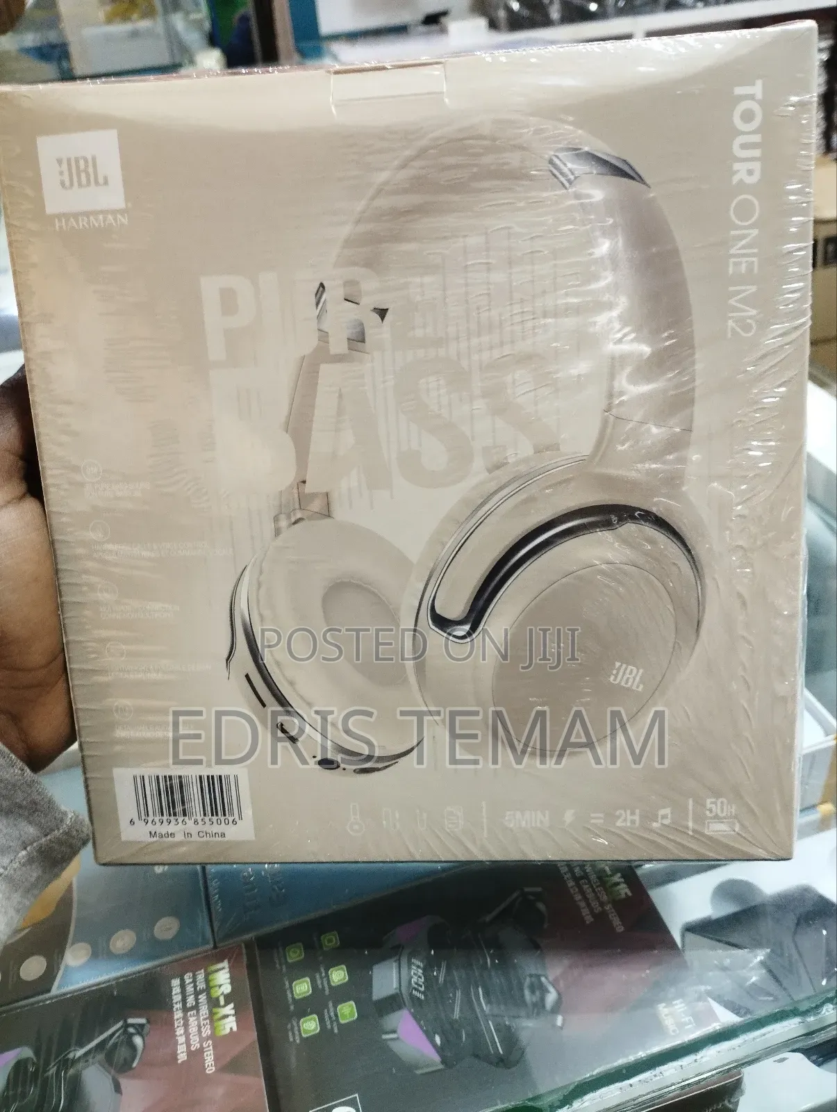 JBL Harman Wireless Headphones for New Experience