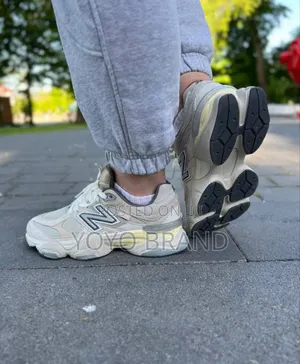 Photo - New Balance 9060 Fashion Sneker