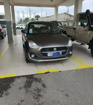 Suzuki Swift 2022 Brown