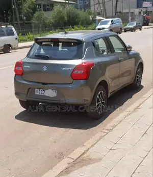 Photo - Suzuki Swift 2022 Brown