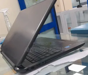 Laptop Toshiba Satellite C850 4GB Intel Core 2 Quad HDD 500GB