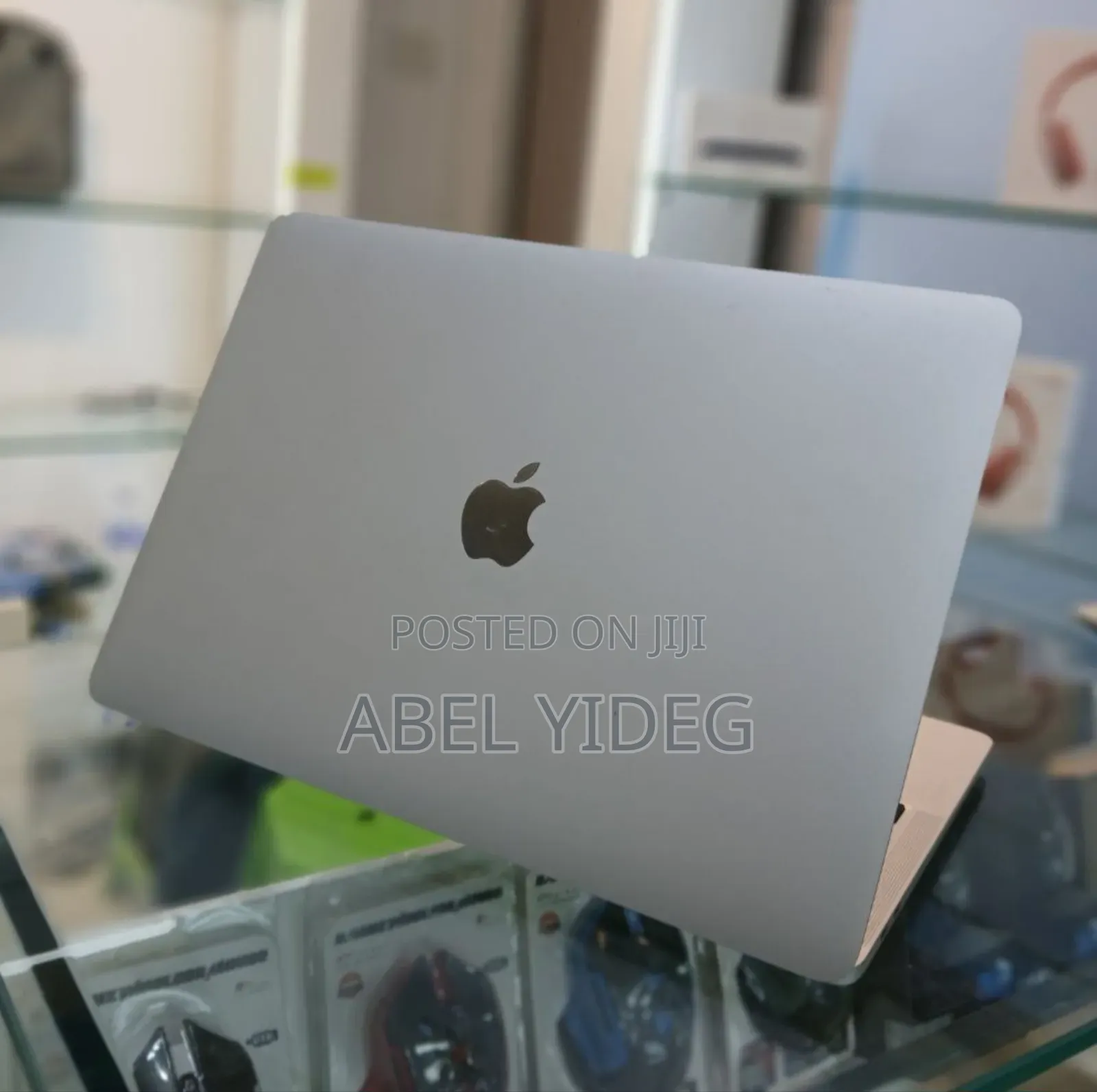 New Laptop Apple MacBook Pro 2022 M2 8GB Apple M2 SSD 512GB
