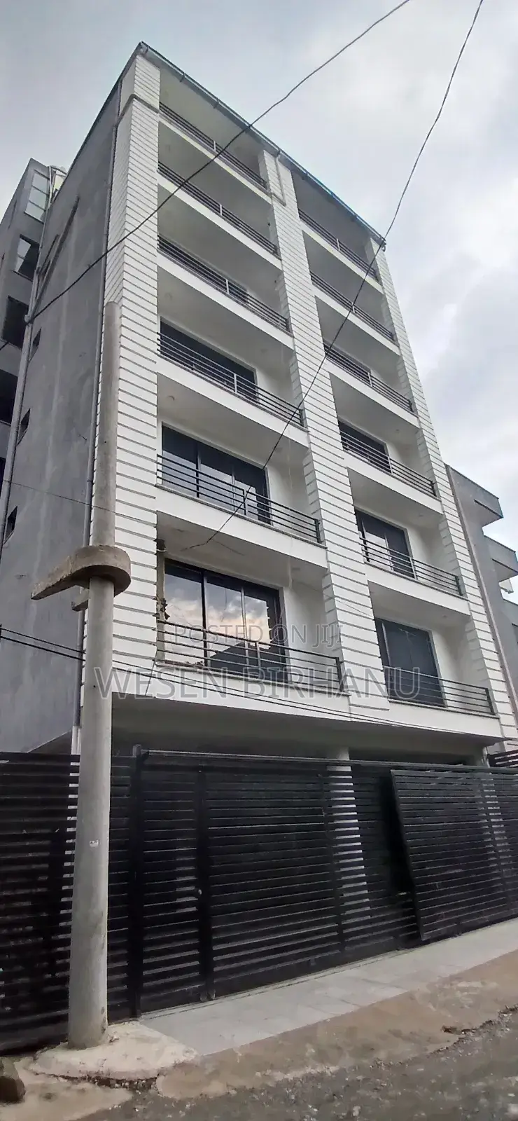 20bdrm Apartment in ላ ሆቴል ዬ ሚሆን, Bole for sale