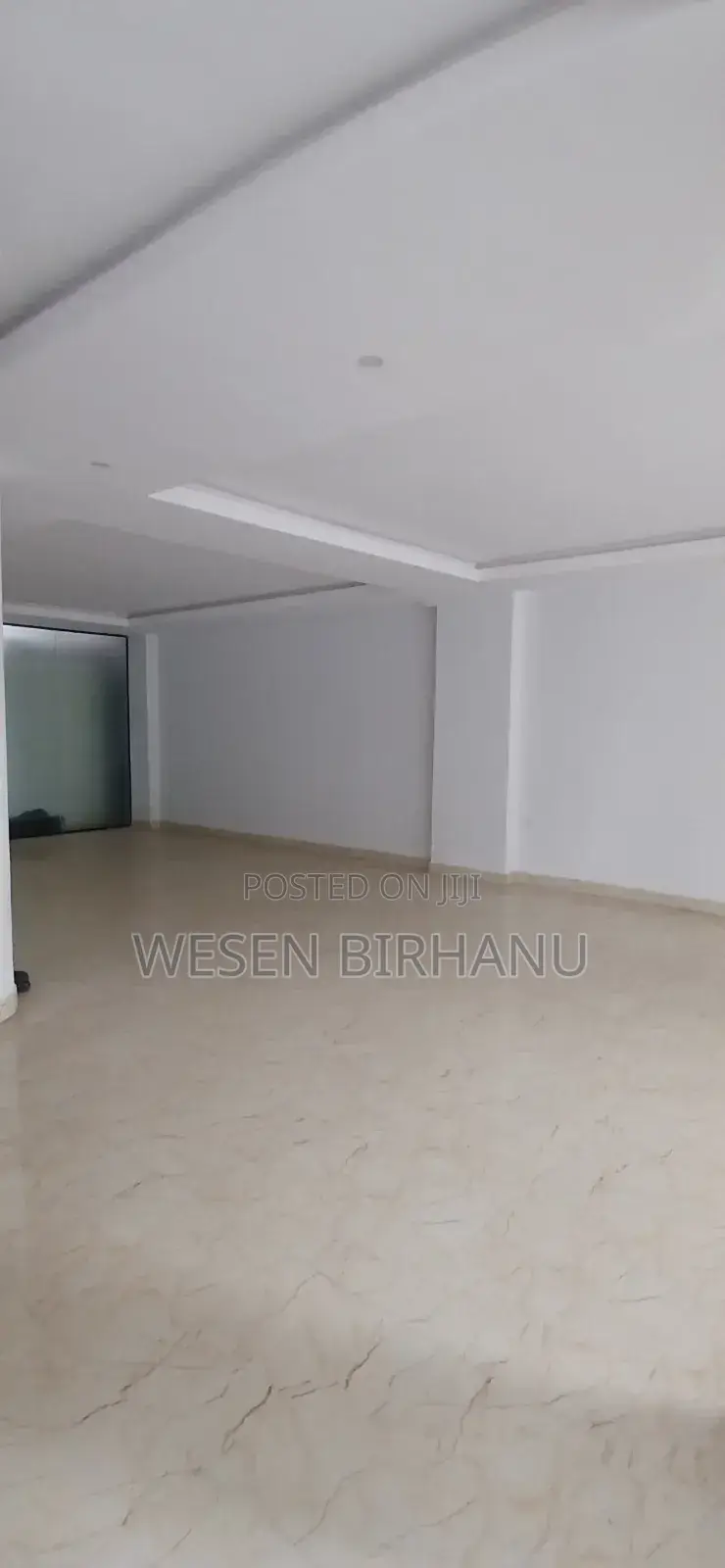 20bdrm Apartment in ላ ሆቴል ዬ ሚሆን, Bole for sale