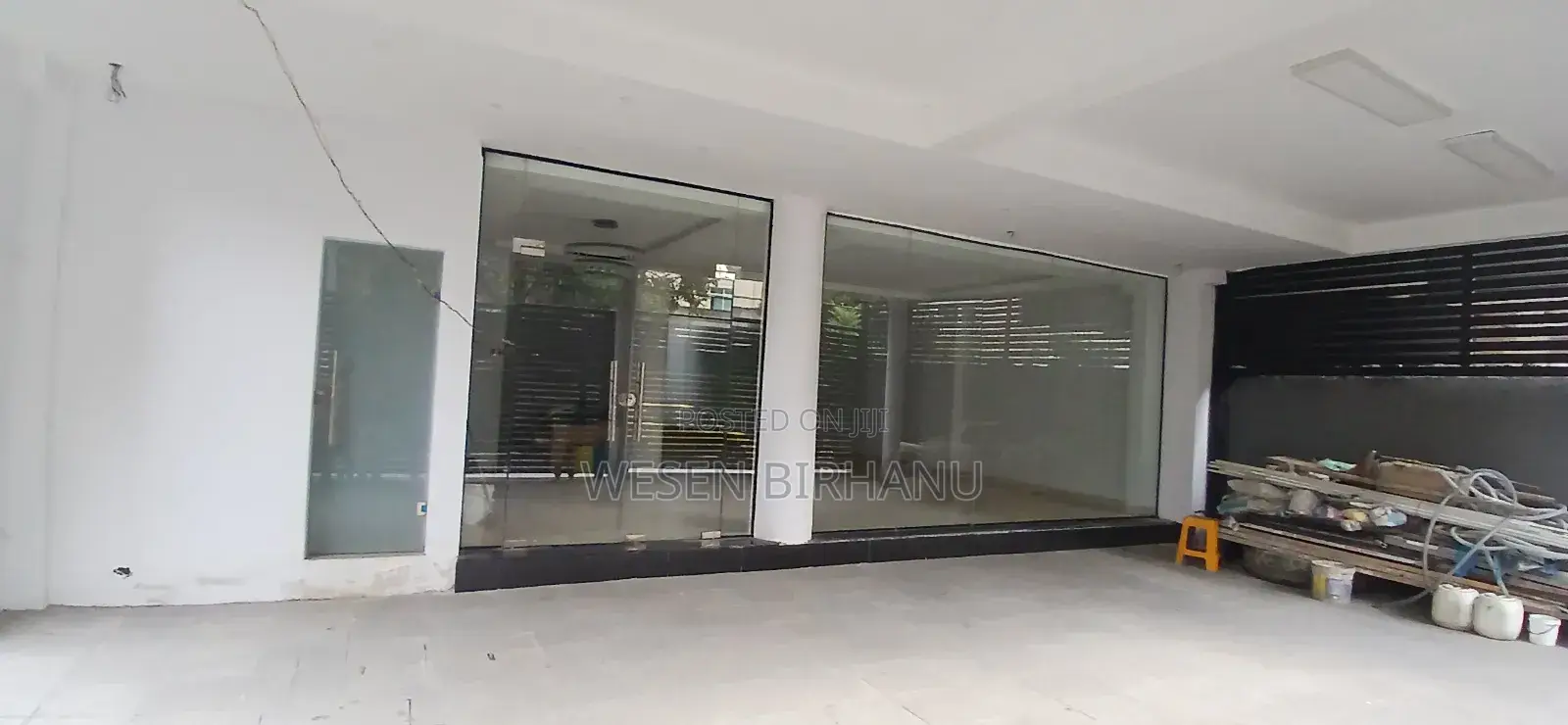 20bdrm Apartment in ላ ሆቴል ዬ ሚሆን, Bole for sale