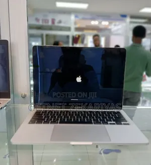 New Laptop Apple MacBook Pro 8GB Apple M2 SSD 512GB