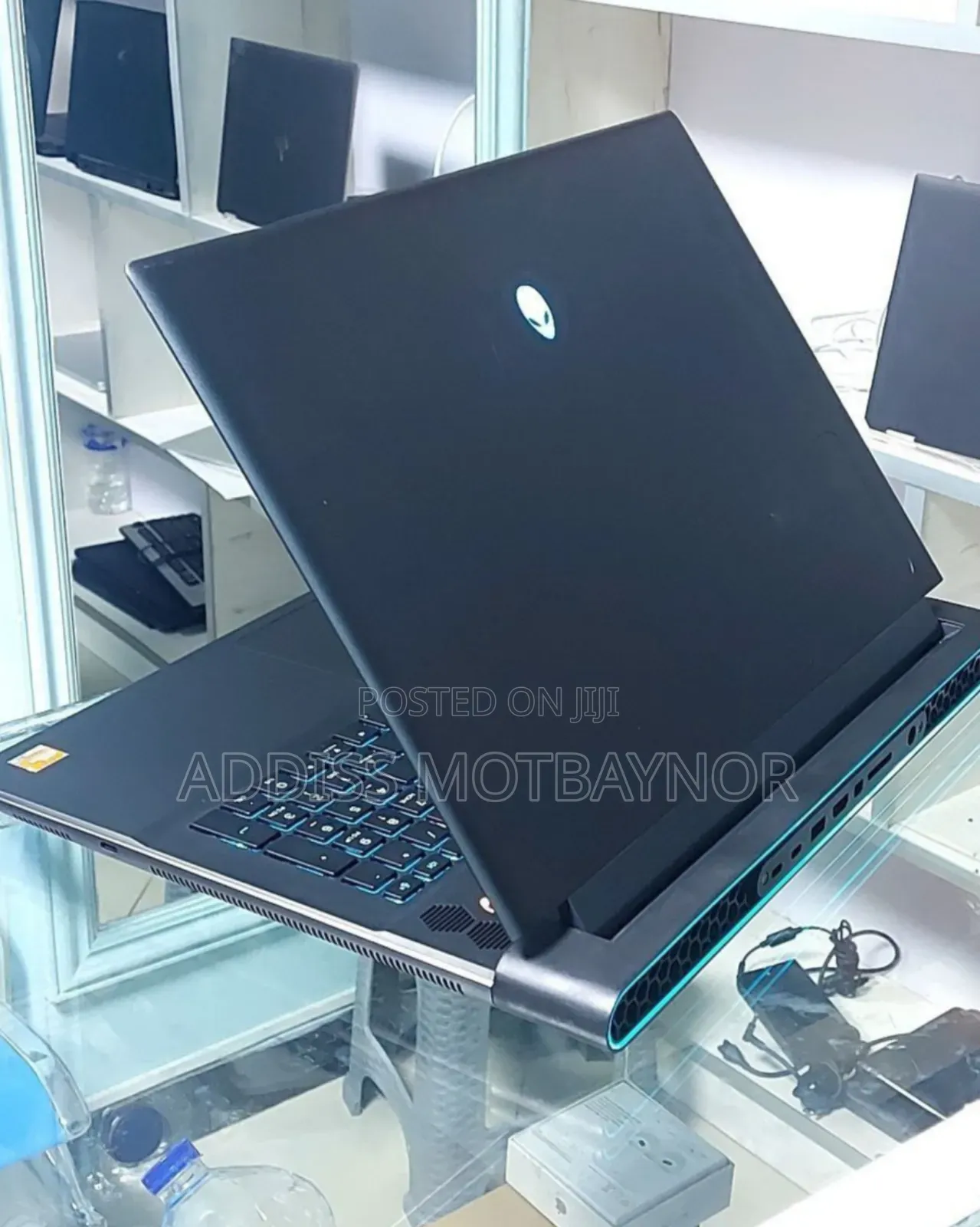 New Laptop Alienware Area-51m 32GB AMD Ryzen 7 SSD 1T