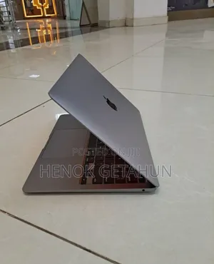 Photo - New Laptop Apple MacBook Air 2020 M1 8GB Apple M1 SSD 256GB