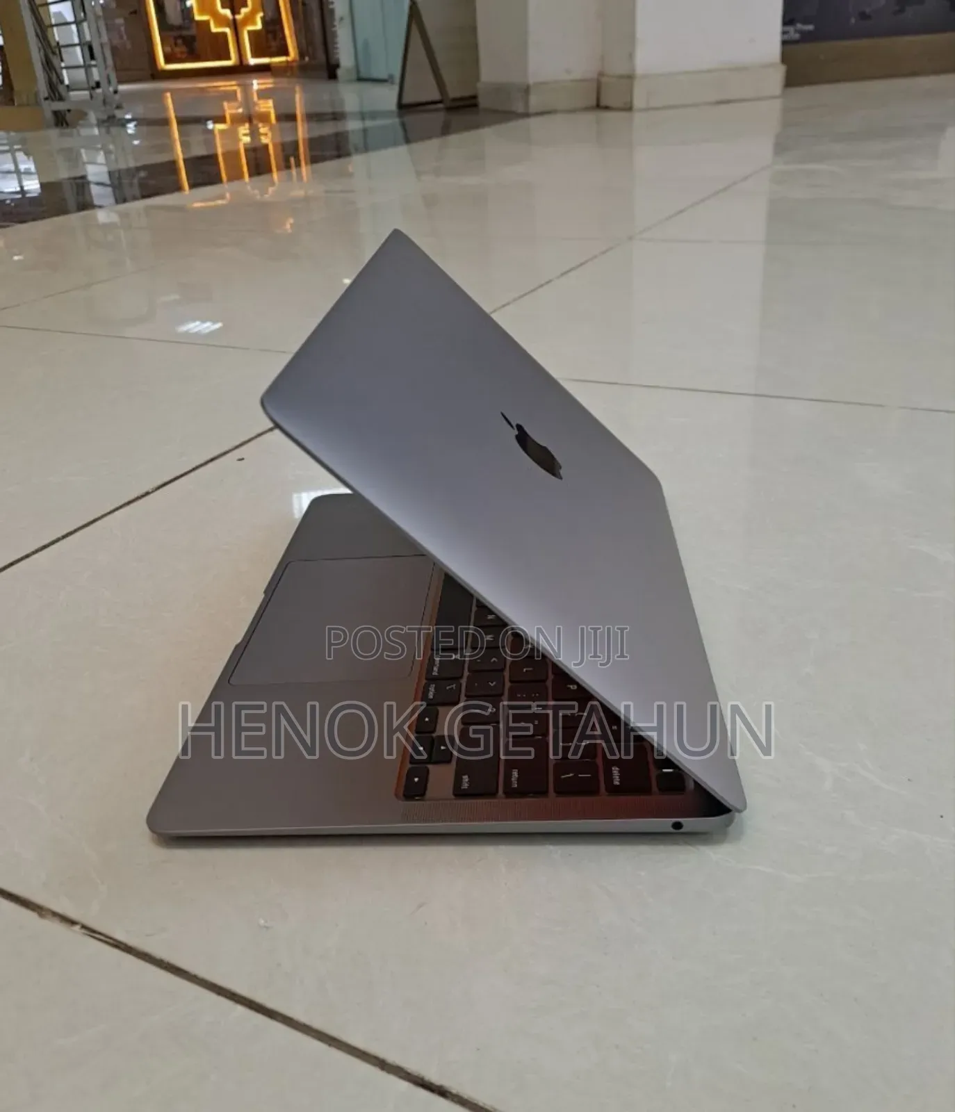 New Laptop Apple MacBook Air 2020 M1 8GB Apple M1 SSD 256GB