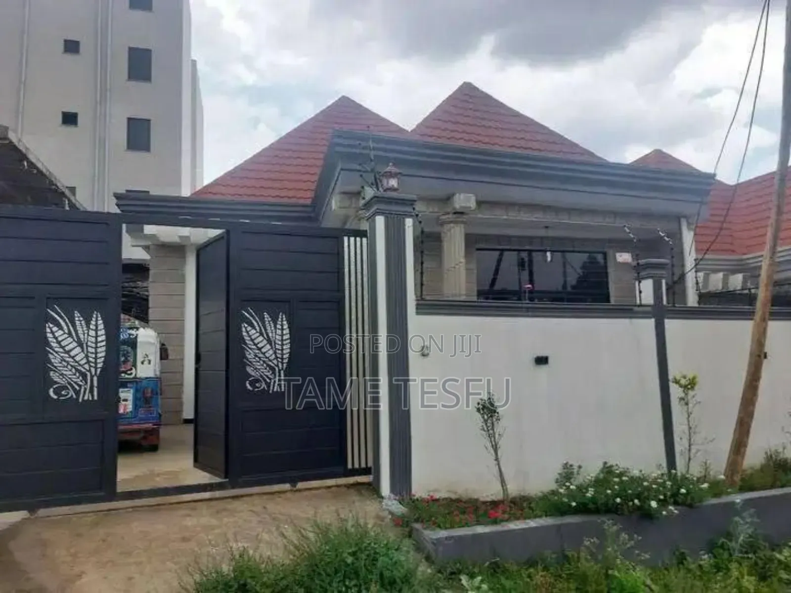 Furnished 3bdrm Villa in Summmit, Bole for sale