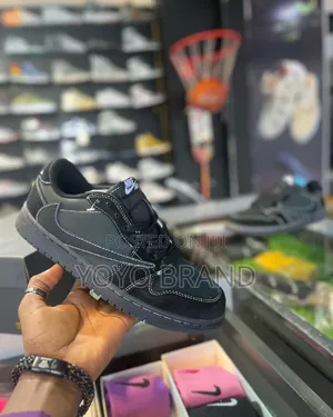 Photo - Nike Travis Scoot Fashion Sneker