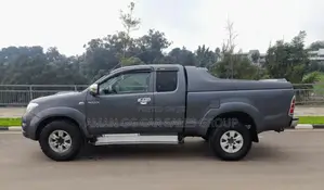 Photo - Toyota Hilux 2010 Blue