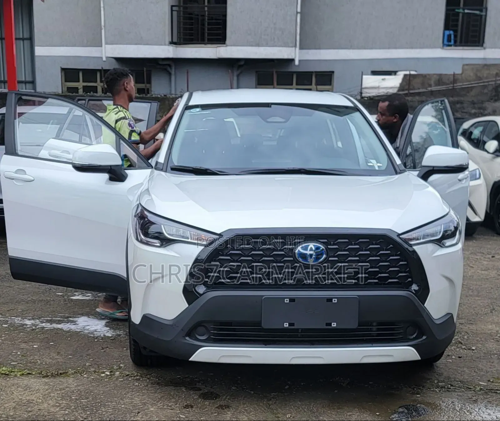 New Toyota Corolla Cross L 4WD 2024 White