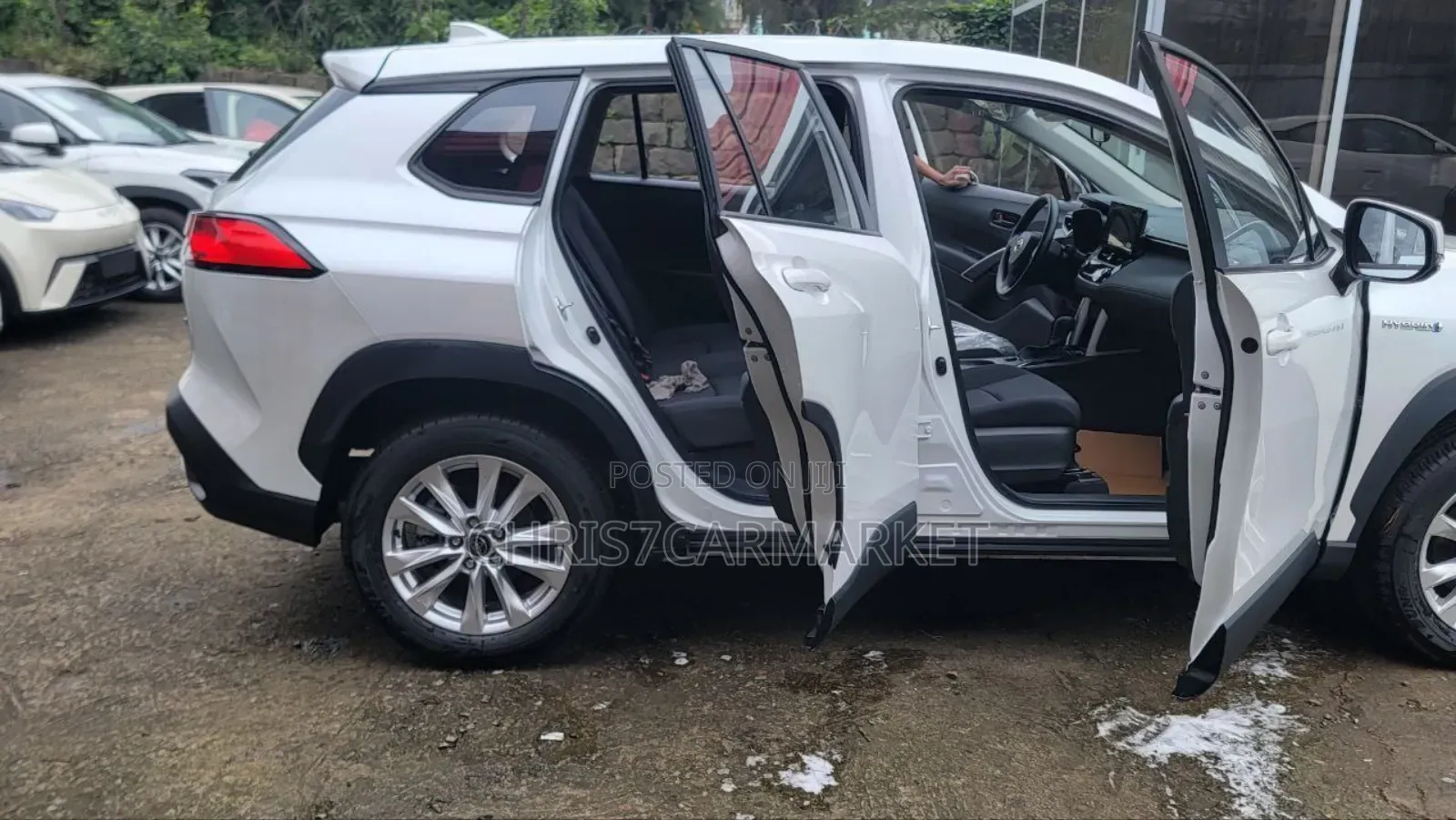 New Toyota Corolla Cross L 4WD 2024 White