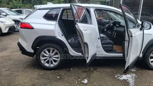 New Toyota Corolla Cross L 4WD 2024 White
