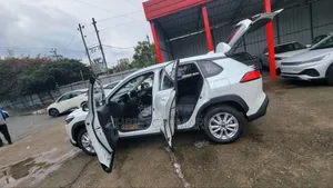 New Toyota Corolla Cross L 4WD 2024 White