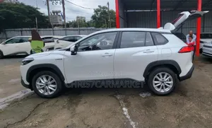 New Toyota Corolla Cross L 4WD 2024 White