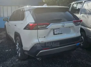 New Toyota RAV4 2022 White