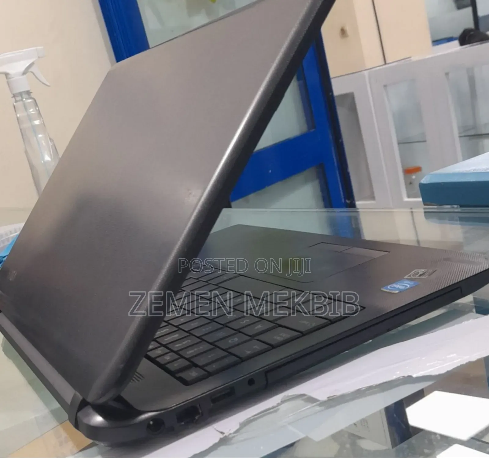 Laptop Toshiba 4GB Intel Xeon HDD 500GB