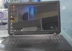 Laptop Toshiba 4GB Intel Xeon HDD 500GB