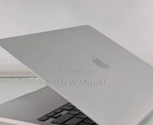 New Laptop Apple MacBook Pro 2023 M2 8GB Apple M2 SSD 512GB