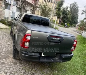 New Toyota Hilux 2022 Gray