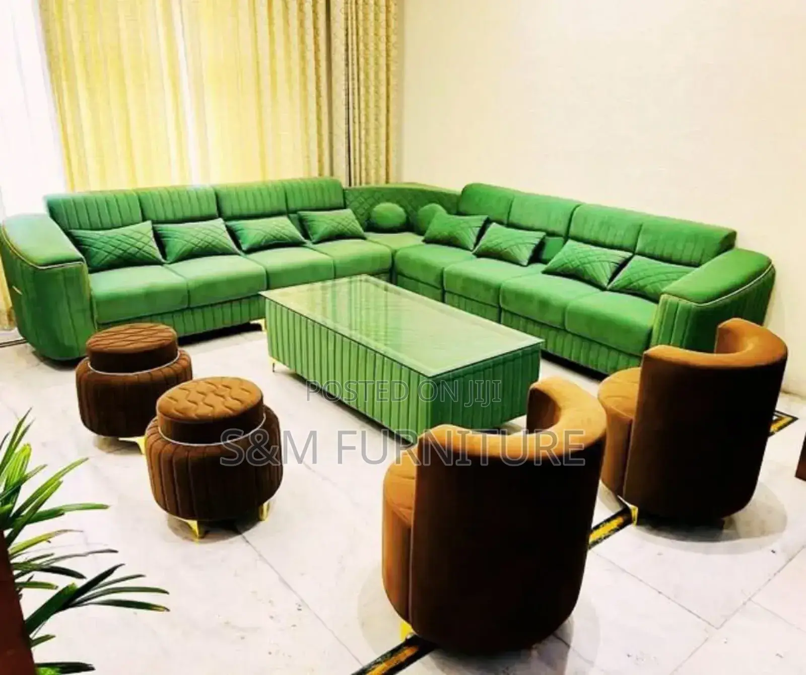 L Shape  2 King With Table,Boxes Aluminium Legs.