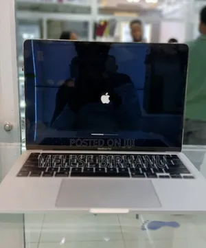 New Laptop Apple MacBook Pro 2022 M2 8GB Apple M2 Ultra SSD 512GB