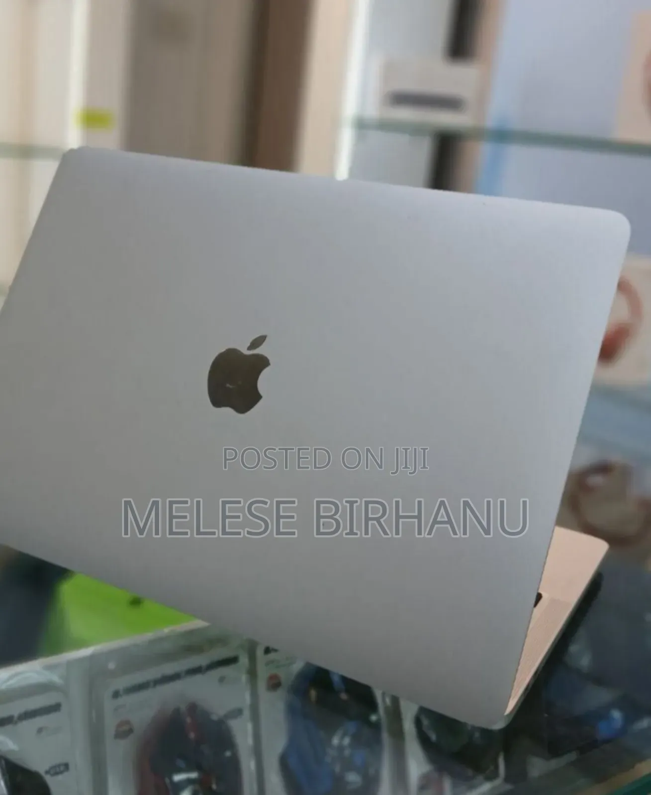 New Laptop Apple MacBook Pro 2022 M2 8GB Apple M2 Ultra SSD 512GB