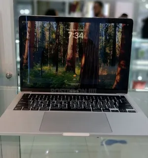 New Laptop Apple MacBook Pro 2022 M2 8GB Apple M2 Ultra SSD 512GB