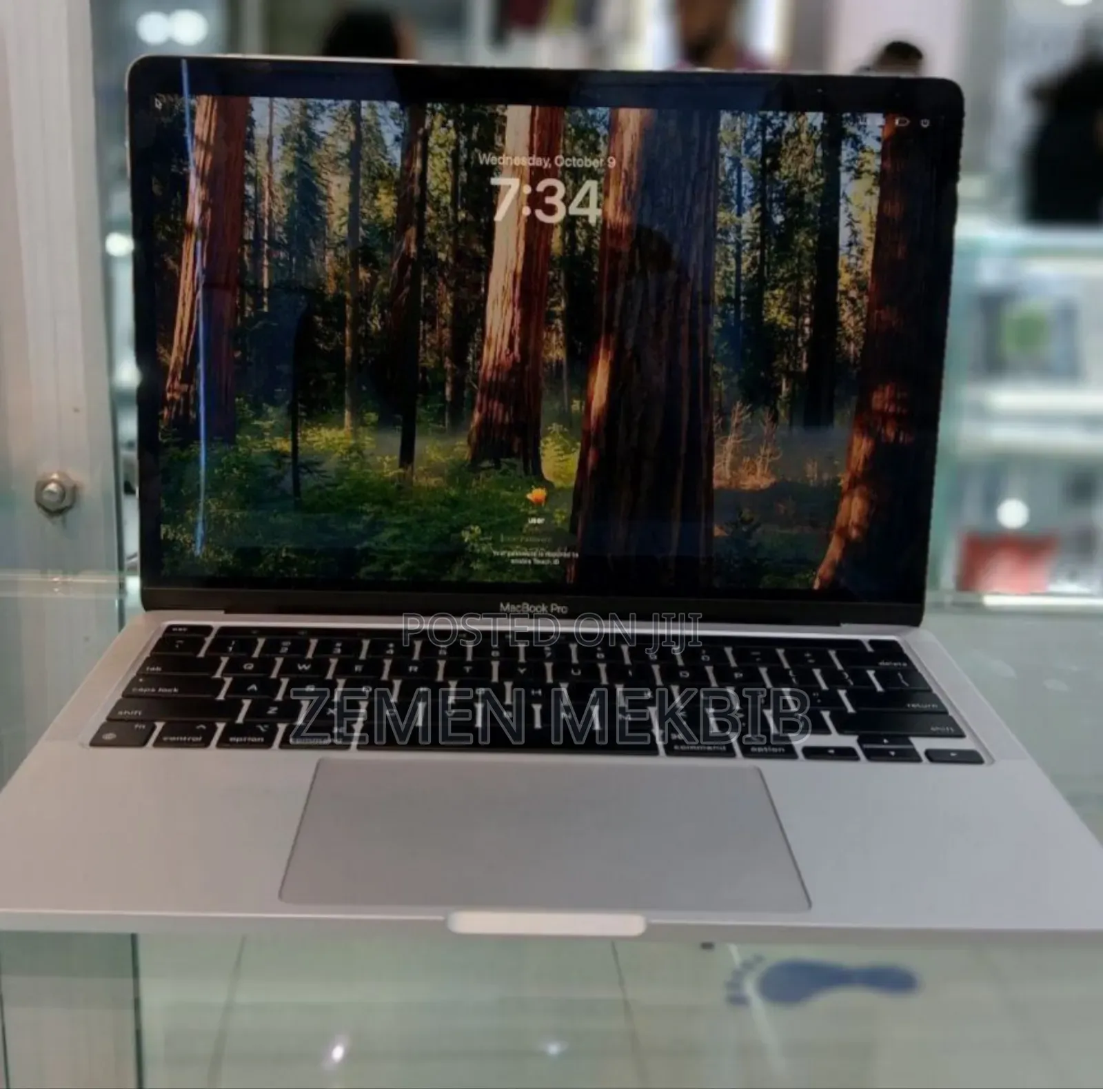 New Laptop Apple MacBook Pro 2022 M2 8GB Intel Core I7 SSD 512GB