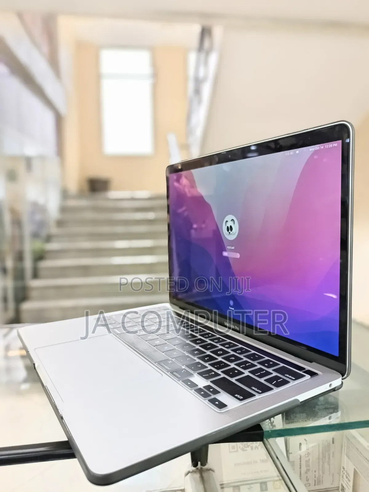 New Laptop Apple MacBook Pro 2022 M2 8GB Apple M2 SSD 512GB